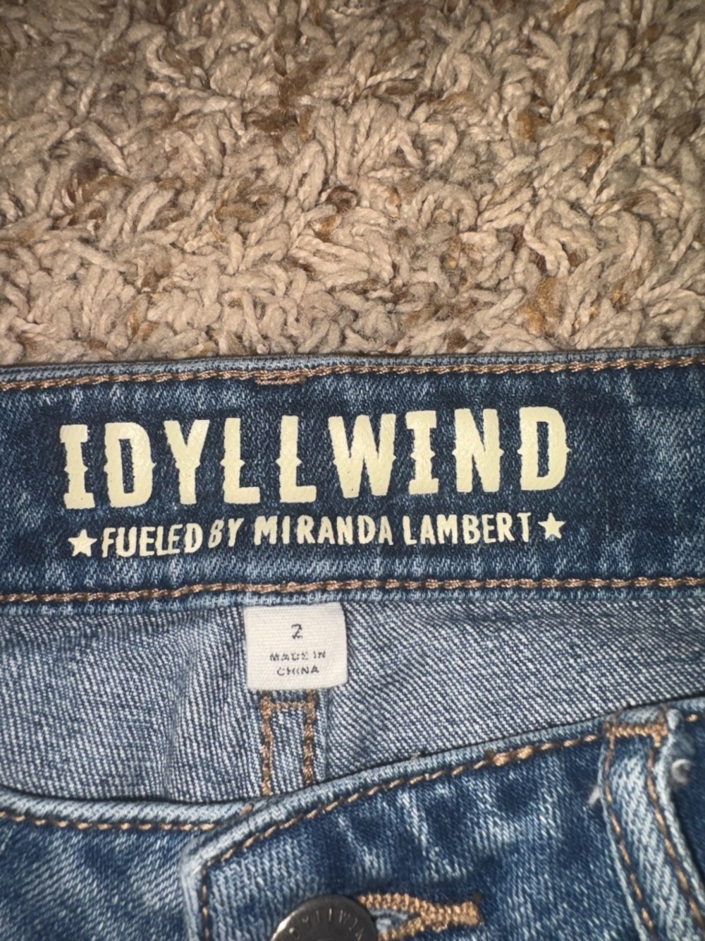 Idyllwind cut off jean shorts - Picture 3 of 3